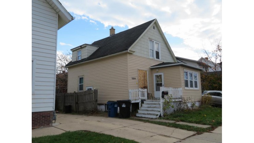 1829 Holmes Ave Racine, WI 53403 by Coldwell Banker Realty -Racine/Kenosha Office $102,000