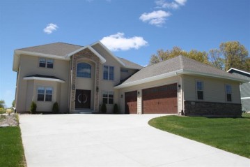 2820 Bluebird Dr, Portage, WI 53901