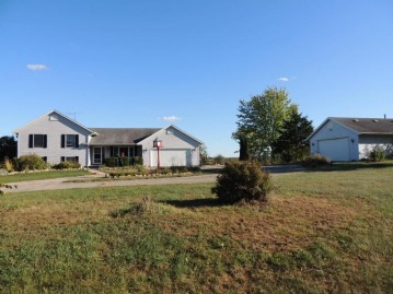 8906 E Rye Dr, Bradford, WI 53525