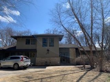 E4725 Riverside Dr, Spring Green, WI 53588