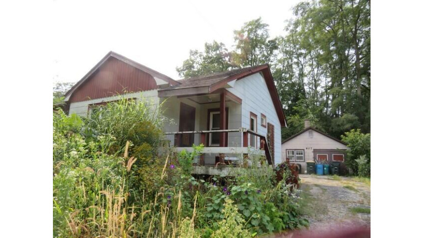 807 Hickory Rd Twin Lakes, WI 53181 by Bear Realty, Inc $119,900