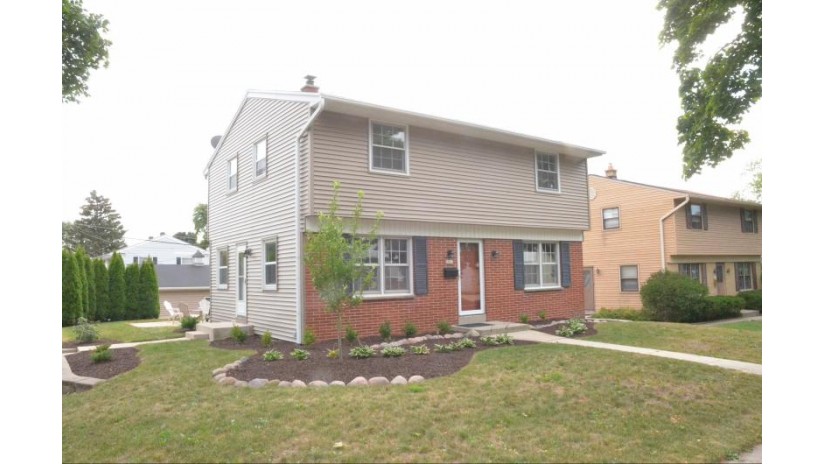 8901 W Tripoli Ave Milwaukee, WI 53228 by Buyer's Assist Realty $259,900