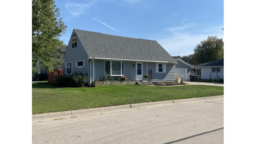 915 Blake St Oconomowoc, WI 53066 by Counsell Real Estate Inc $299,900