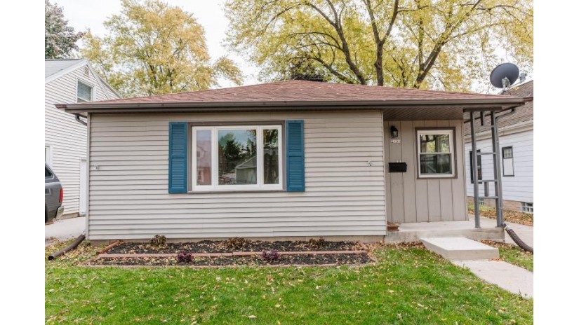 2158 S 96th St West Allis, WI 53227 by Berkshire Hathaway HomeServices Metro Realty $170,000