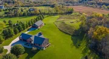 4965 Bridle Path Ln, Polk, WI 53076