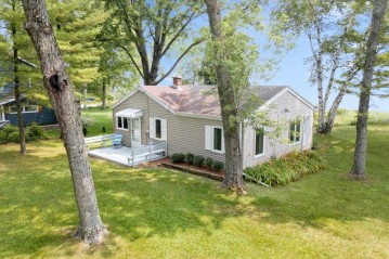 6612 Silver Beach N, Belgium, WI 53013-1527