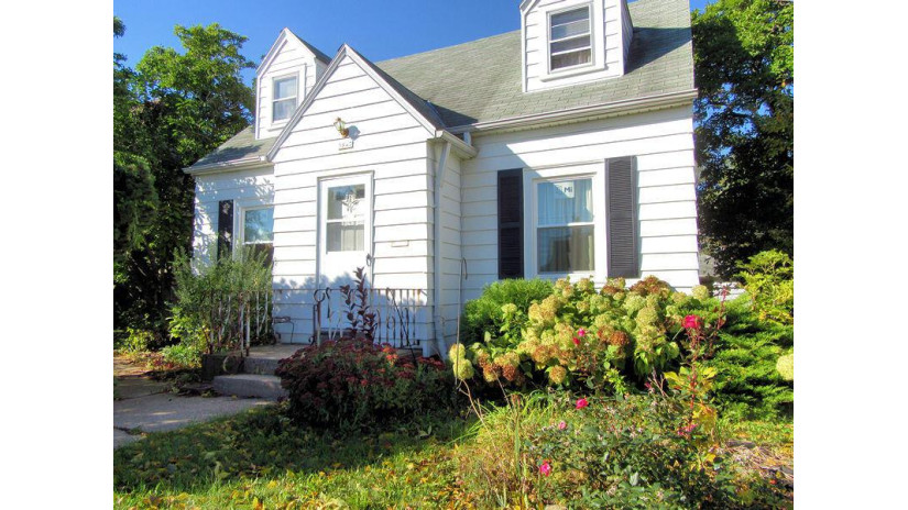 3847 N 55th St Milwaukee, WI 53216 by Homestead Realty, Inc $120,000