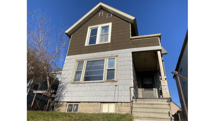 346 E Dover St Milwaukee, WI 53207 by NON MLS $82,500