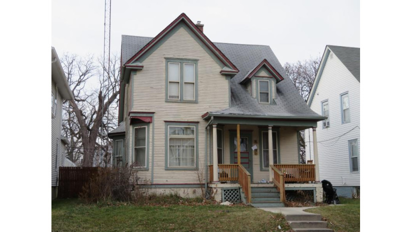 1522 Holmes Ave Racine, WI 53405 by Coldwell Banker Realty -Racine/Kenosha Office $90,000