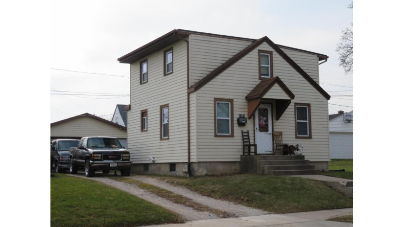 4305 Victory Ave Racine, WI 53405 by Coldwell Banker Realty -Racine/Kenosha Office $106,000