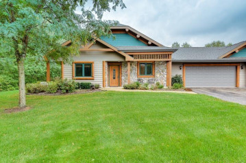 120 Waverly Dr, Cambridge, WI 53523