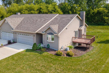 1510 Lisa Ln, New Holstein, WI 53061-1690