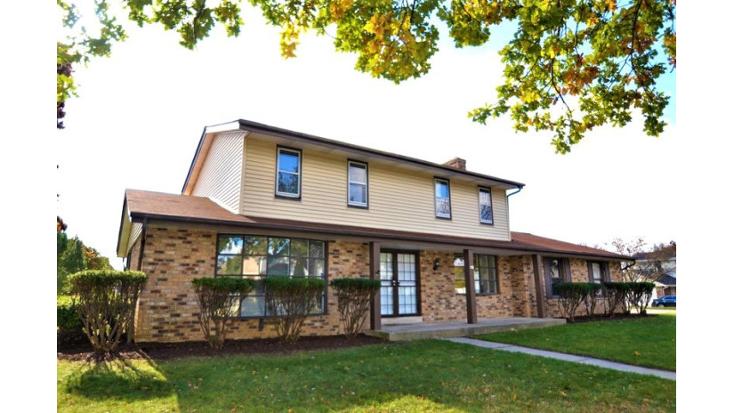 607 W Garfield Ave Milwaukee, WI 53212 by Shorewest Realtors $339,900