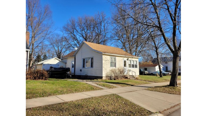 210 Pearl St Sparta, WI 54656 by McClain Realty $110,000
