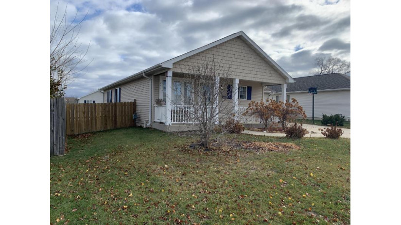 4511 38th Ave Kenosha, WI 53144 by Bear Realty , Inc. Ken $192,900