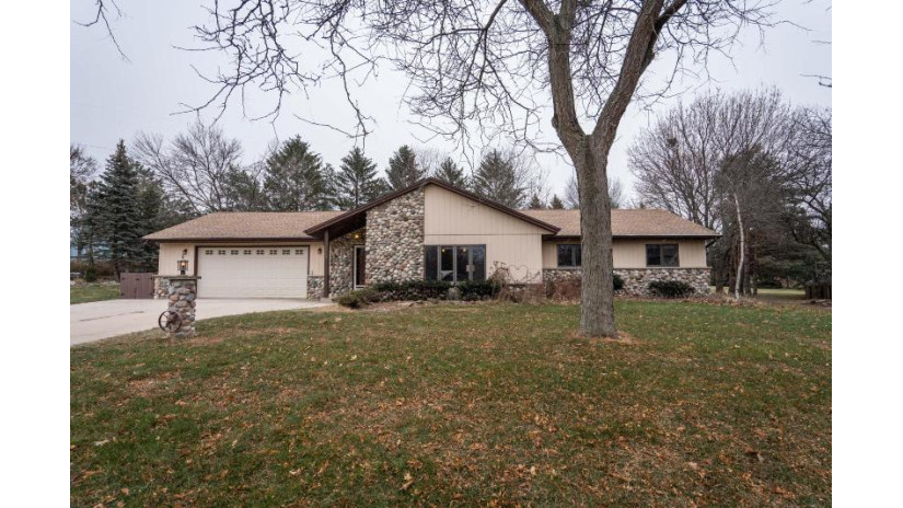 11243 W Hale Ct West Allis, WI 53227 by Keller Williams-MNS Wauwatosa $325,000