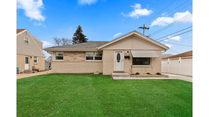 3454 S 88th St Milwaukee, WI 53227 by Redefined Realty Advisors LLC - 2627325800 $215,000