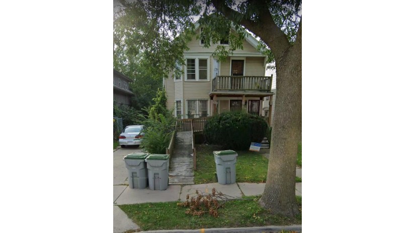 3733 N 11th St 3735 Milwaukee, WI 53206 by RE/MAX Service First $75,000