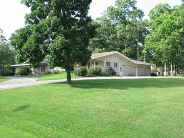 1796 Crown Drive, Utica, WI 54904