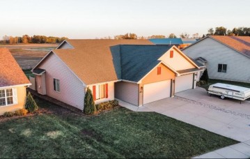 222 Brooke Drive, Omro, WI 54986