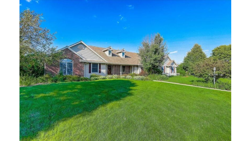 216 Hunters Glen Ln Johnson Creek, WI 53038 by RE/MAX Preferred~Johnson Creek $474,900