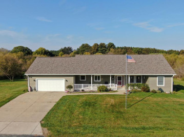 7590 Jackpine Ave, Leon, WI 54656-3836