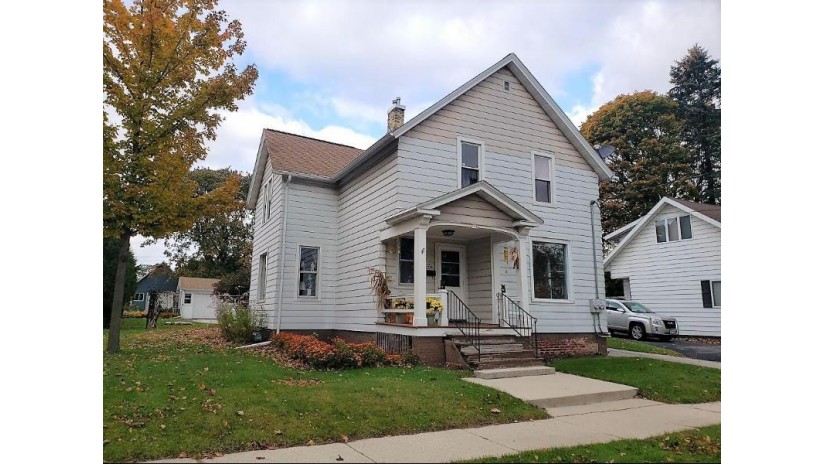 628 N 7th St Manitowoc, WI 54220 by Coldwell Banker Real Estate Group~Manitowoc $119,900
