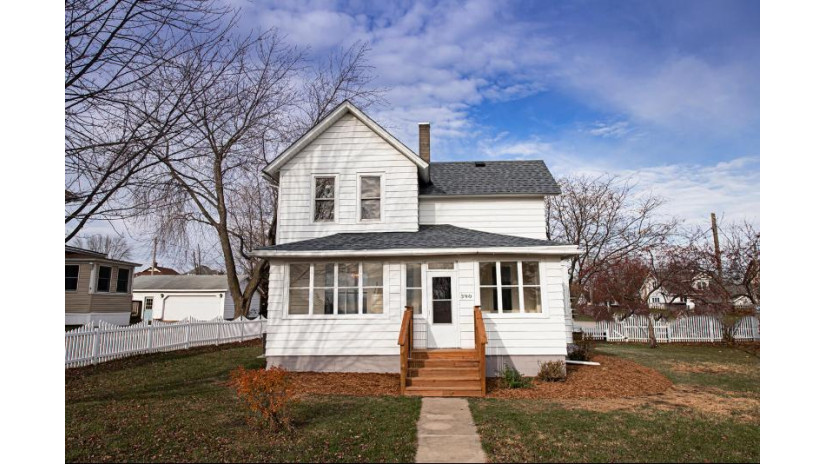 390 Main St E Lewiston, MN 55952 by Coldwell Banker River Valley, REALTORS $229,900