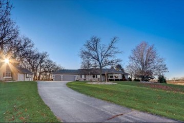524 S Colony Ave, Yorkville, WI 53182-9620