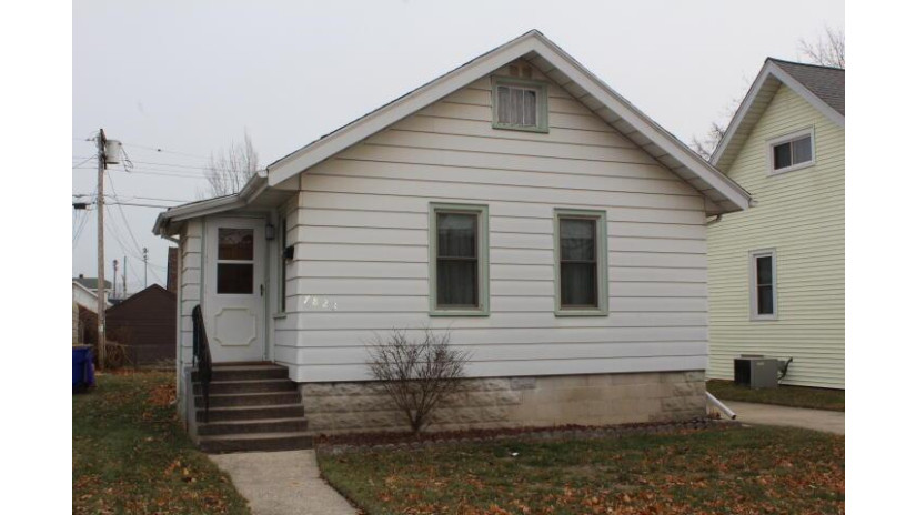 7823 15th Ave Kenosha, WI 53143 by Cove Realty, LLC $109,900