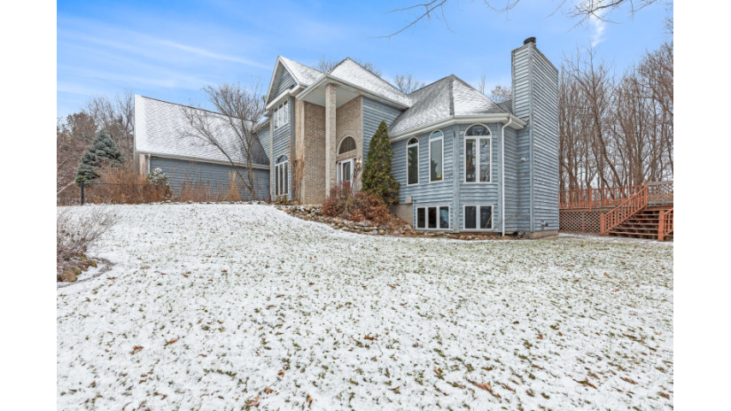 412 Boyd Ln Hartford, WI 53027 by Shorewest Realtors $593,750