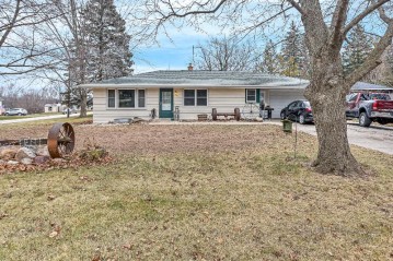 225 N Lawson St, Waldo, WI 53093-1537