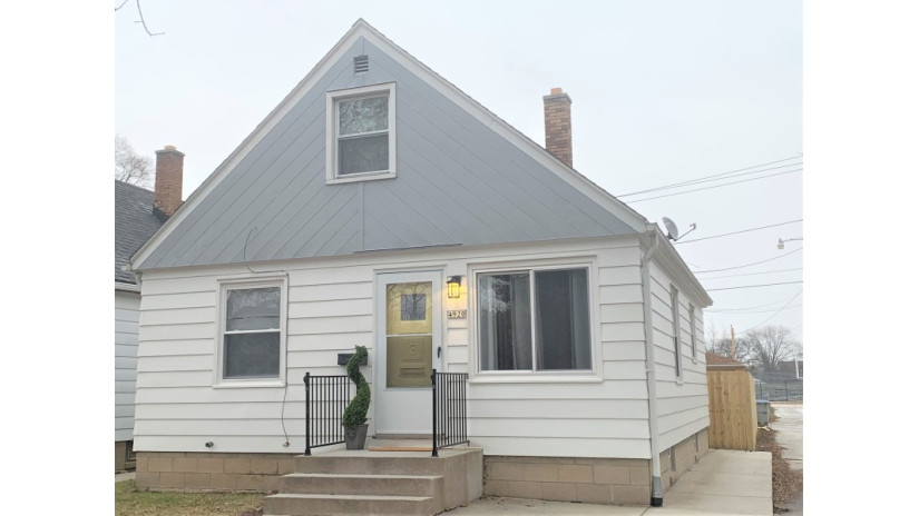 4920 N 47th St Milwaukee, WI 53218 by Shorewest Realtors $129,900