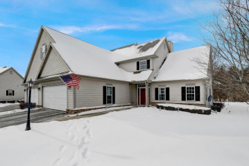 411 Cobblestone Ct, Slinger, WI 53086