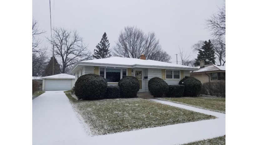 5208 55th St Kenosha, WI 53144 by RealtyPro Professional Real Estate Group $209,900