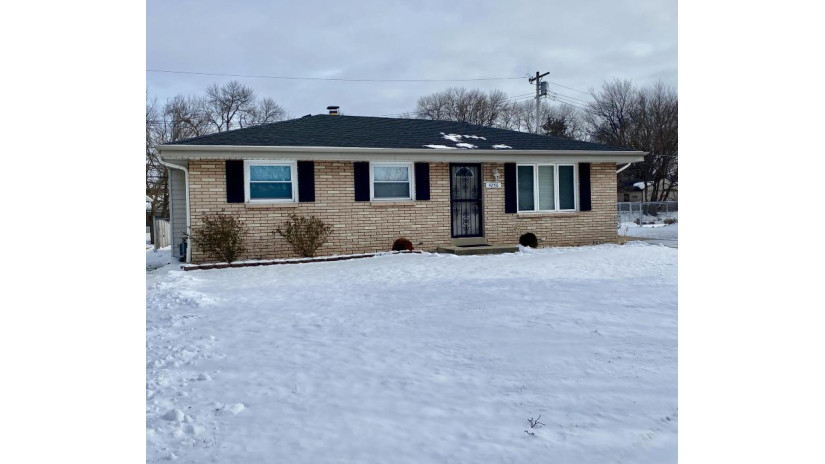 4256 S 22nd Ct Milwaukee, WI 53221 by Lake Country Flat Fee $176,900