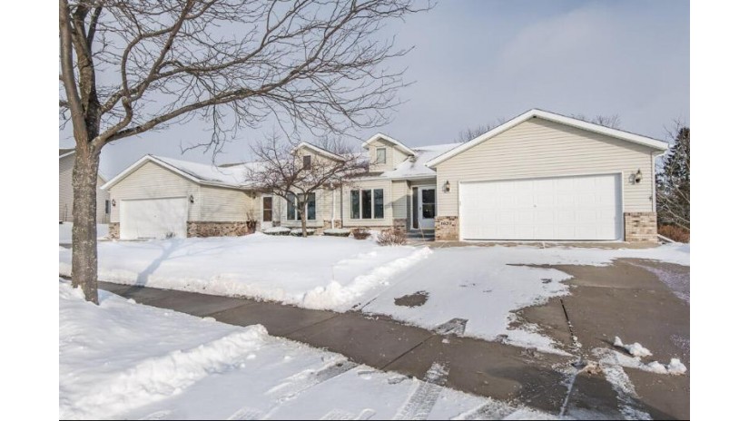 1620 Morning Glory Dr 2102 Hartford, WI 53027 by EXIT Realty Horizons-Gmtwn $324,900