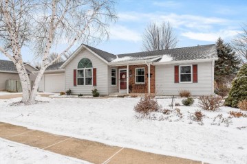 227 Birch Tree Ave, Cedar Grove, WI 53013-1617