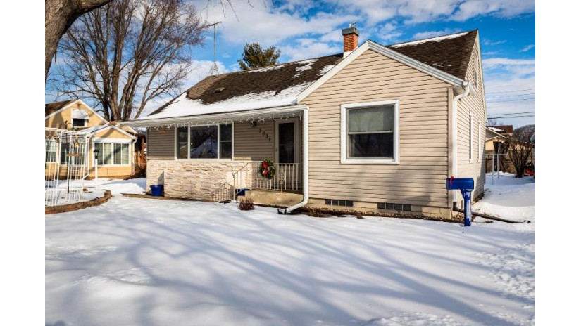 3031 23rd St S La Crosse, WI 54601 by Castle Realty, LLC $210,000