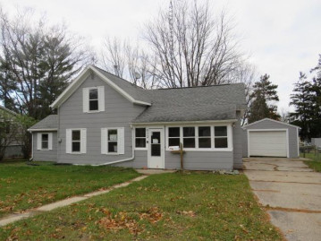 612 Myrtle St, Reedsburg, WI 53959