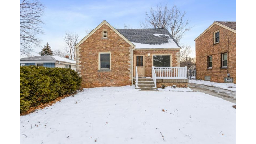 6746 N 52nd St Milwaukee, WI 53223 by Coldwell Banker Realty $165,000