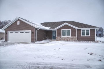 345 Victory Ln, Elkhart Lake, WI 53020