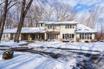 14660 Hillside Rd, Elm Grove, WI 53122