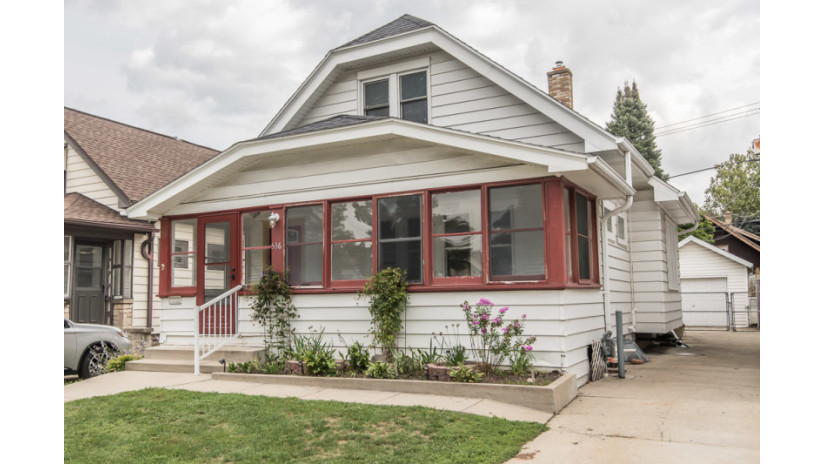 536 N 54th St Milwaukee, WI 53208 by Shorewest Realtors $184,900