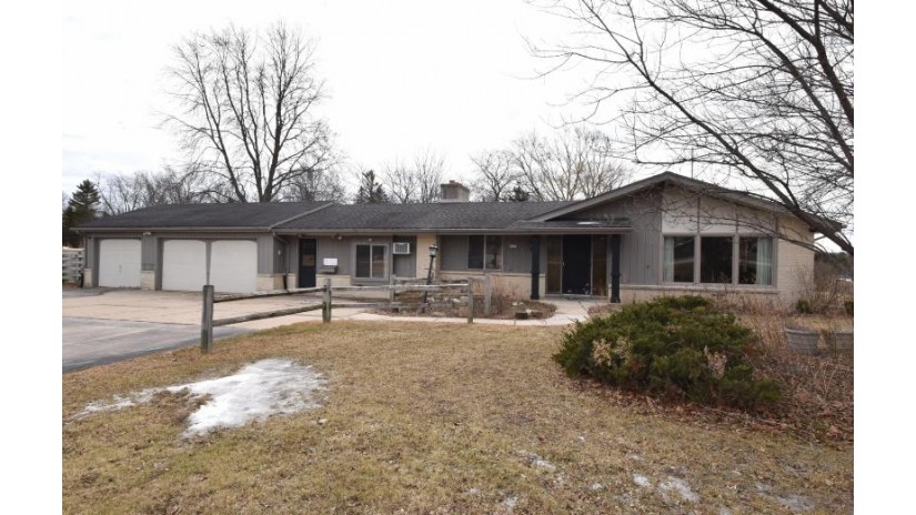 8205 W Freistadt Rd Mequon, WI 53097 by Realty Executives Integrity~Cedarburg $299,000