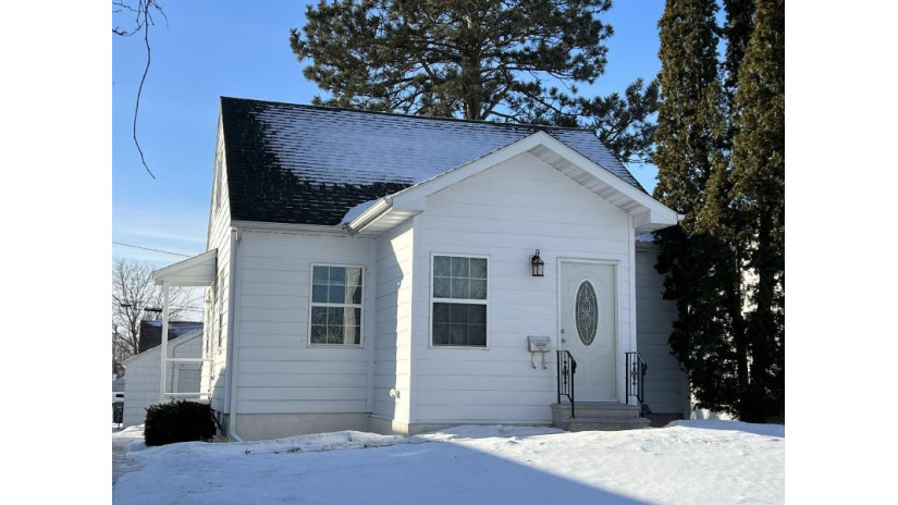 2220 Park Ave La Crosse, WI 54601 by La Crosse by Owner, LLC $179,900