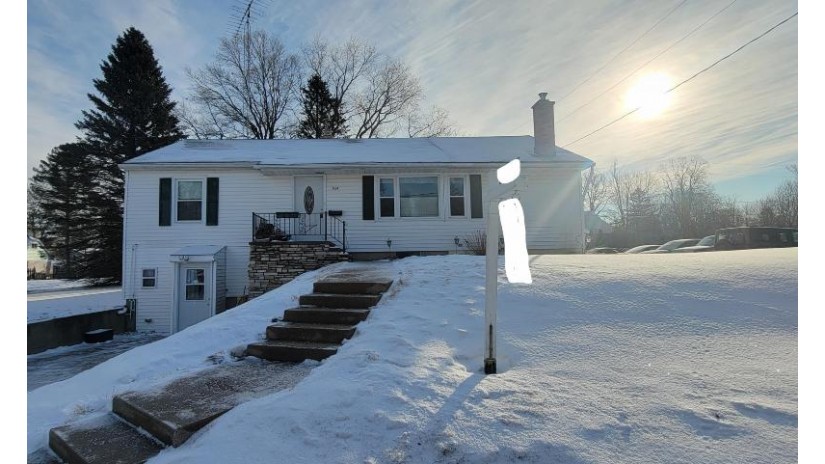 929 Woodside Ave Ripon, WI 54971 by NON MLS $129,900