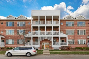 207 54th St 2A, Kenosha, WI 53140