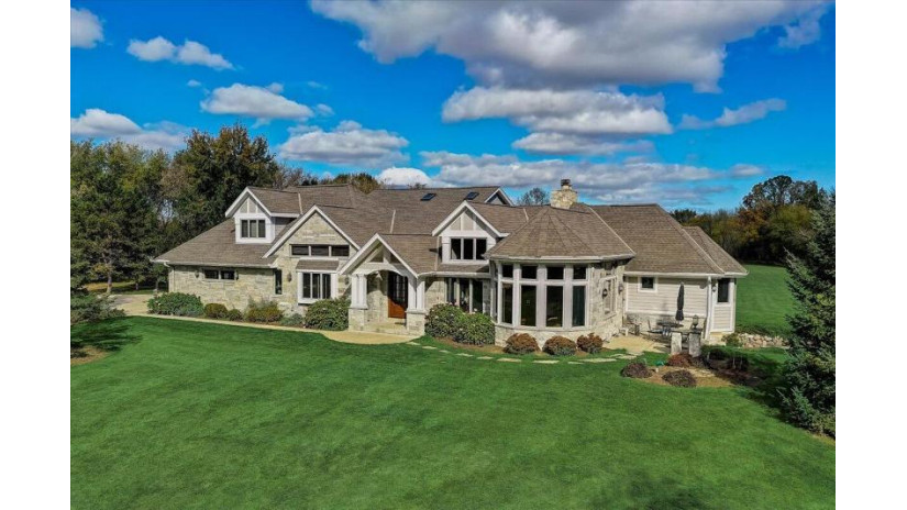 2010 W Bonniwell Rd Mequon, WI 53097 by Powers Realty Group $899,900