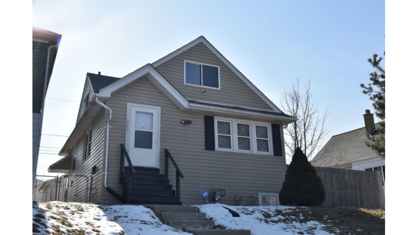 6653 W Burleigh St Milwaukee, WI 53210 by Shorewest Realtors $120,000